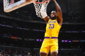 开云app包含浓眉哥关键节点精彩发挥，巴塞罗那带队取胜！的词条