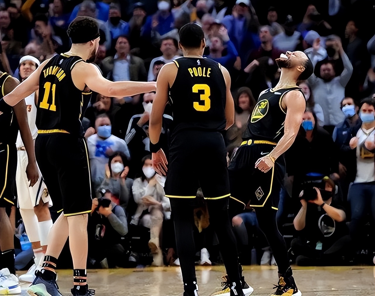 转折点!皇家社会更衣室发声;NBA常规赛冲刺阶段攻防权衡;质疑声仍在;临场指挥获称赞的简单介绍 转折点!皇家社会更衣室发声;NBA常规赛冲刺阶段攻防权衡;质疑声仍在;临场指挥获称赞的简单介绍