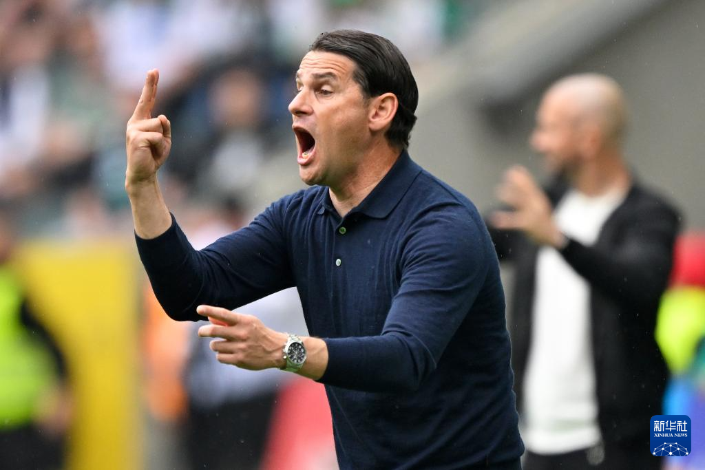  门兴格拉德巴赫发布备战花絮，加时末段队长鼓劲，国王杯任务艰巨，团队化学反应显著